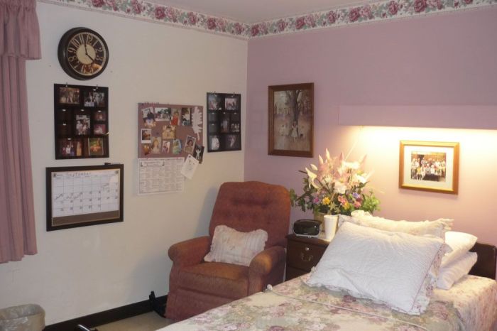 How to decorate nursing home rooms