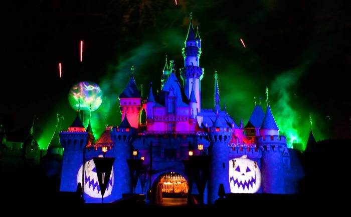 When does disneyland start decorating for halloween 2017