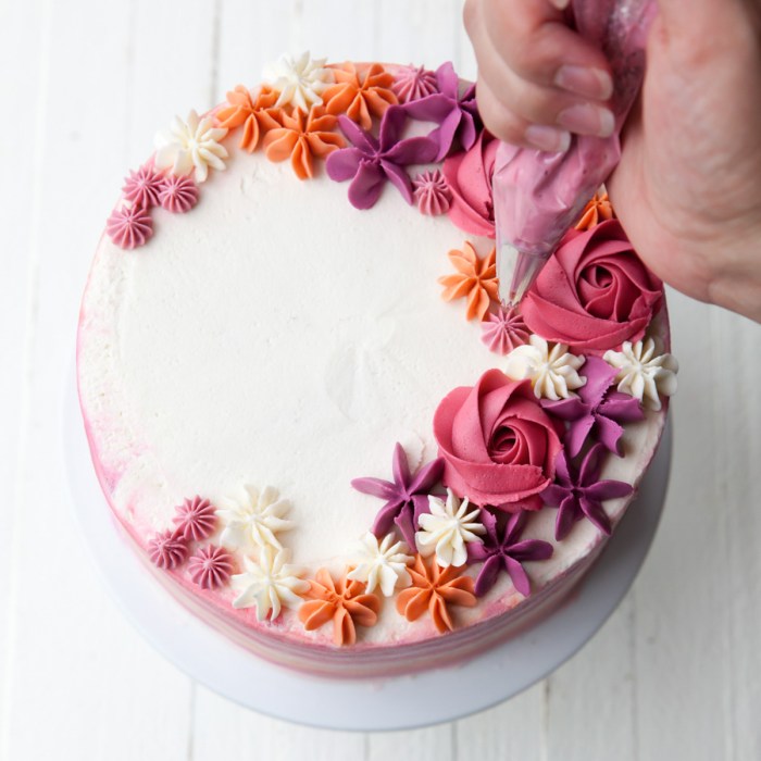 How to make white icing for cake decoration