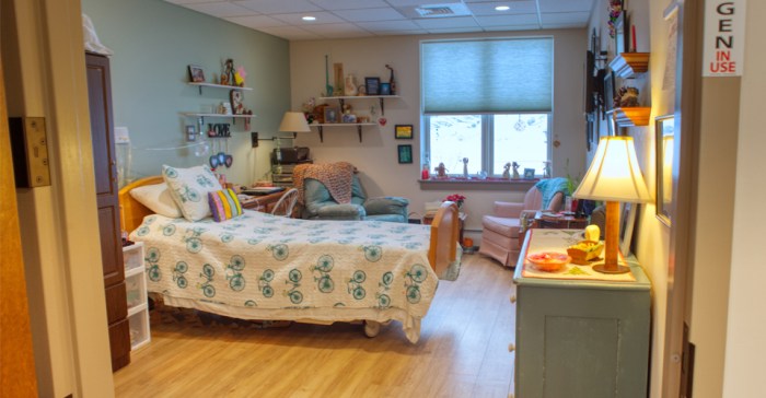 How to decorate nursing home rooms