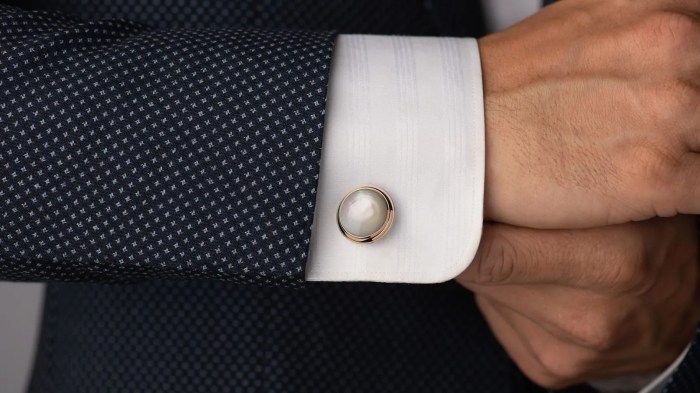 Women's dress shirt with cufflinks