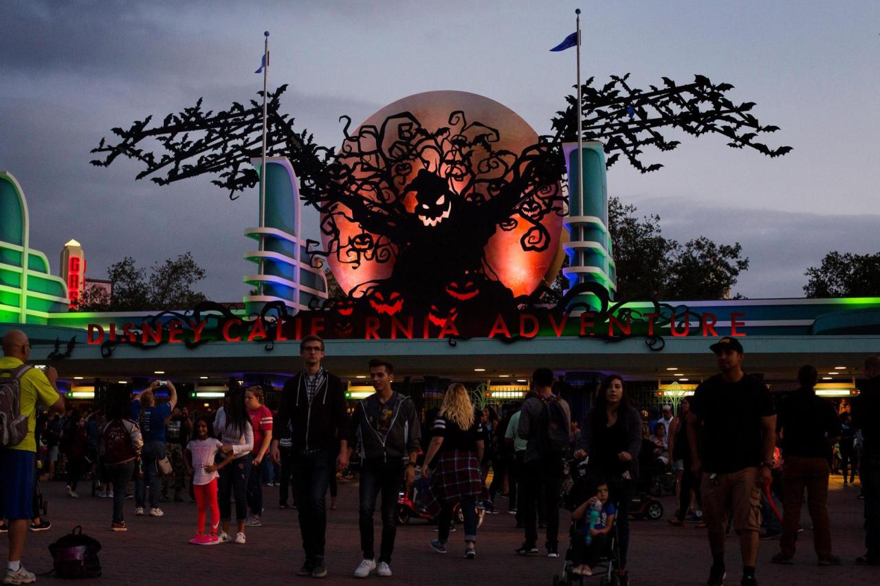 Disneyland halloween ultimate guide ride